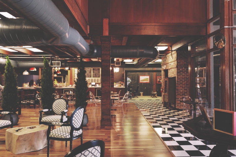 restaurant-ROQUEBILLIERE-min_architecture-1837150